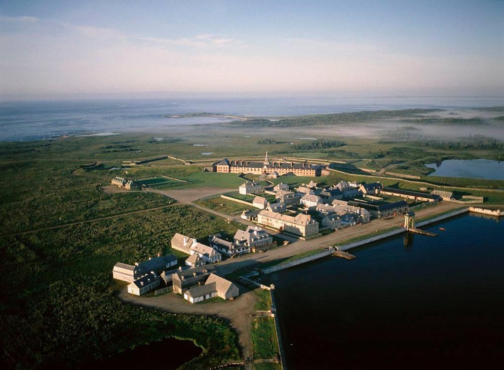 North Star Beach Suites Louisbourg Eksteriør bilde