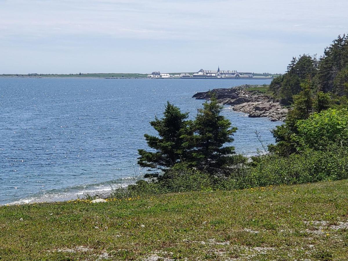 North Star Beach Suites Louisbourg Eksteriør bilde